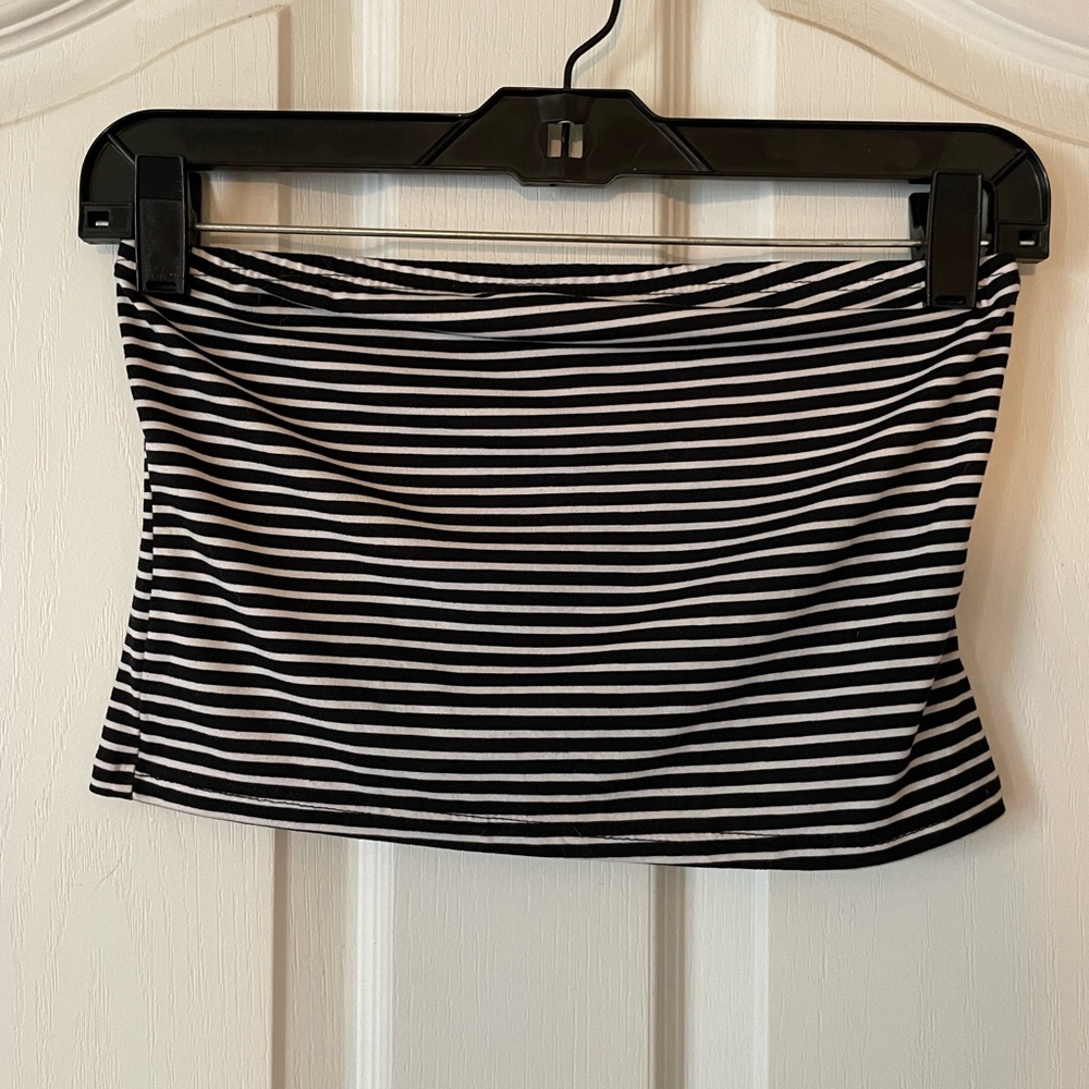 Size medium striped bandeau! Stretchy and super soft